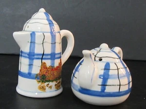 Vintage Casa Loma Toronto Canada Souvenir Coffee and Teapot Salt & Pepper Shaker - Picture 1 of 6