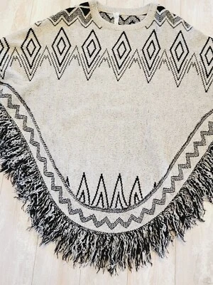 Poncho Suéter Colección Nueva York PL Flecos Suroeste Tostado Negro Pequeño Grande Foto 1 de 4