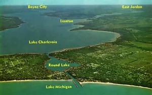 Postcard aerial view Charlevoix The Beautiful city on three Lakes - Picture 1 of 2