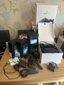 HTC Vive Pro 1 VR Headset With Controllers And Base Stations 90 Hz Refresh Rate - Picture 1 of 6