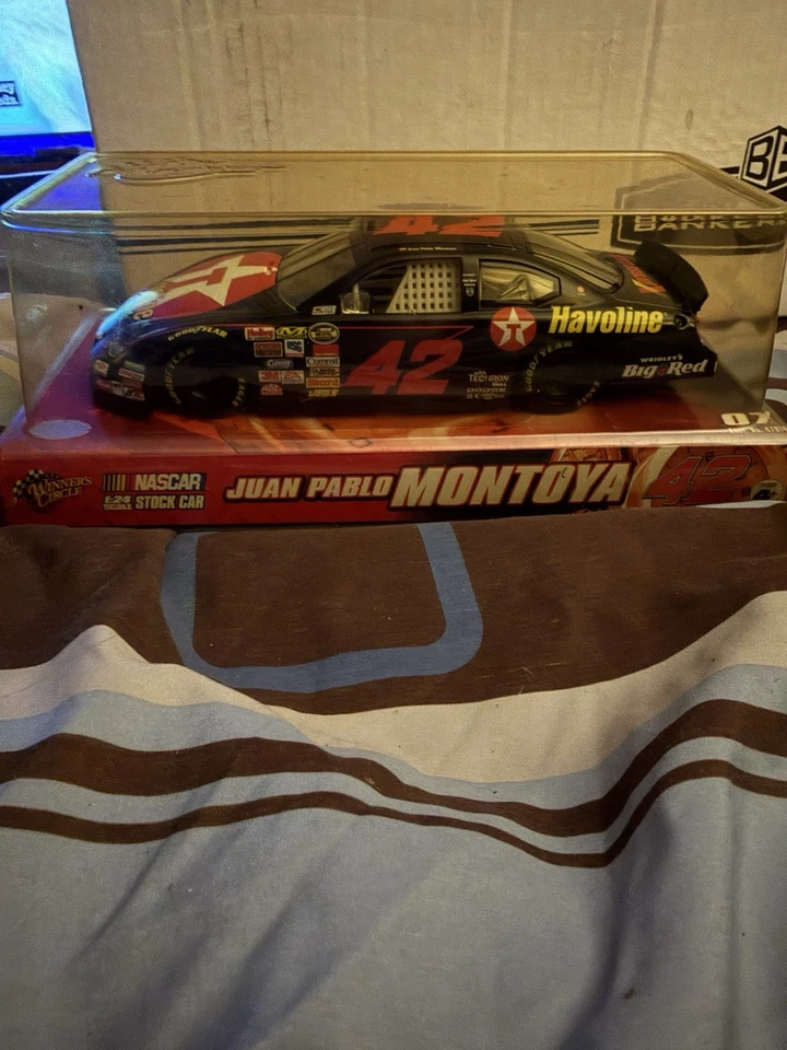 Figura de acción Dodge Charger 2007 Juan Pablo Montoya #42 Havoline escala 1:24 Foto 1 de 1