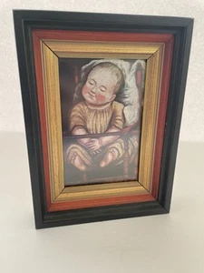 Vintage gerahmtes Baby im roten Stuhl Druck 8x6 - Bild 1 von 5