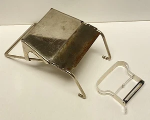 Vintage W R Feemster Pelapatate e Affettatrice Verdure 2 Utensili Cucina Gadget - Foto 1 di 11