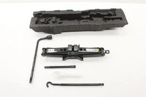 2022 - 2025 JEEP WAGONEER EMERGENCY JACK TOOL KIT W/ FOAM HOLDER OEM 68425481AA - Picture 1 of 17