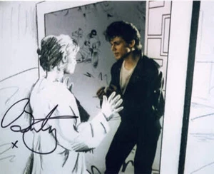 BUNTY BAILEY - Girl in A-Ha - Take on Me Video - Foto firmada a mano de 10 x 8 - Imagen 1 de 1