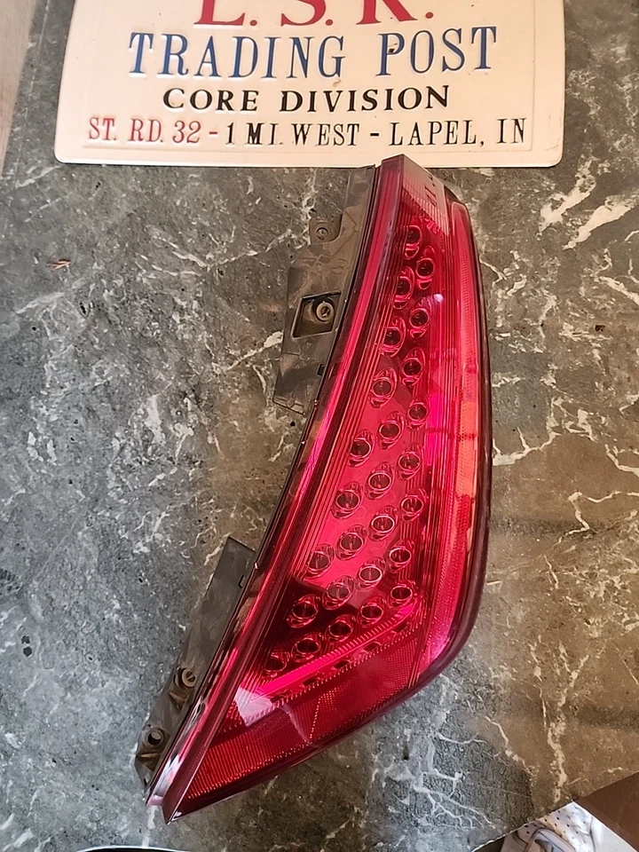 Luz trasera Nissan Murano 2006 a 2007 OEM derecha/conductor/RT Foto 1 de 1