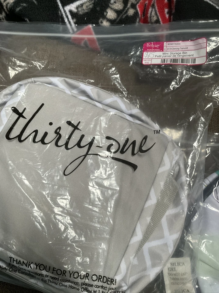 Thirty-One Mini Storage Bin Round Organizer 31 Dancing Diamond Collapsable NEW - Image 1 of 1