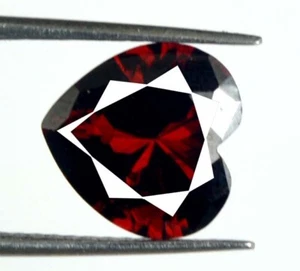 Granato Rodolite Rosso Forma Cuore 3,95 Ct Pietra Preziosa Naturale Certificata CB17 - Foto 1 di 6