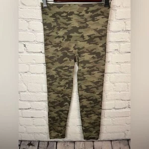 Spanx Green Camo Hi Rise Seamless Cropped Legging Slimming Stretch Size large - Picture 1 of 9