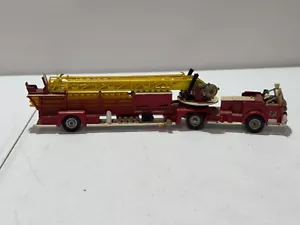 VINTAGE Corgi Major American LaFrance Aerial Rescue Fire Ladder Truck / Tractor - Picture 1 of 12