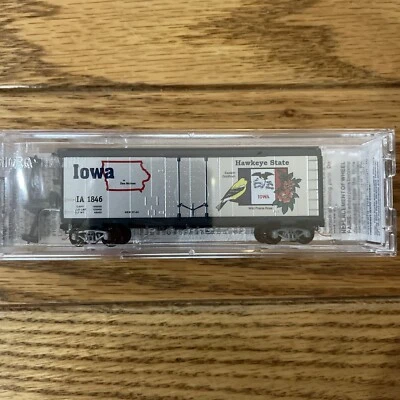 N SCALE MICRO-TRAINS #21380 IOWA STATE CAR 40' STANDARD PLUG DOOR BOX CAR - Image 1 of 3