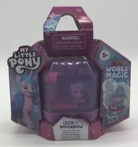 My Little Pony Izzy Moonbow Mini World Magic Crystal Keychain Play Set - Picture 1 of 5