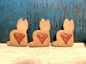 3 Vintage Style Farmhouse Gingerbread Barn Kitty Cat Christmas Tree Ornaments - Picture 1 of 10