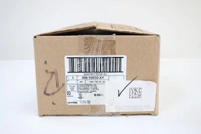 Leviton 006-16R32-XY lot of 3 female panel receptacle 16R32-XY - Image 1 of 4