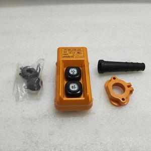 ESTACIÓN COLGANTE DE 3 BOTONES HANYOUNG NUX HY 1022 250V 6A/300V 5A - Imagen 1 de 5