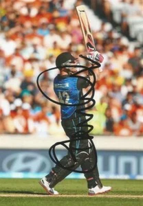 NEW ZEALAND CRICKET: BRENDON McCULLUM SIGNED 6x4 ODI ACTION PHOTO+COA - Picture 1 of 1