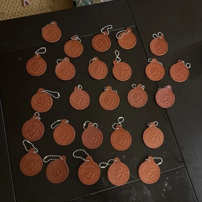 25x Coldre de Couro DeSantis Gunhide Publicidade Chaveiros Marrom EUA - Imagem 1 de 4