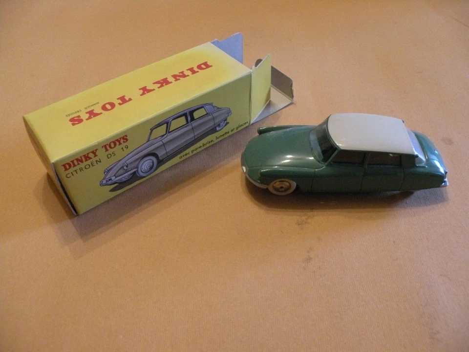 DINKY TOYS CITROEN DS19 IN CONDIZIONI NUOVE (BOX) -REPRO- - Immagine 1 di 1