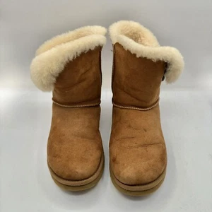 UGG Australia Women's Size 9 Bailey Button Boots Authentic 5803 Chestnut READ - Picture 1 of 12