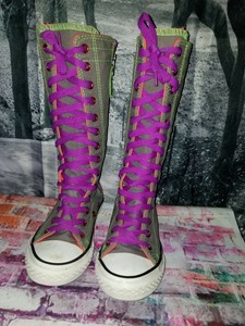 knee high pink converse