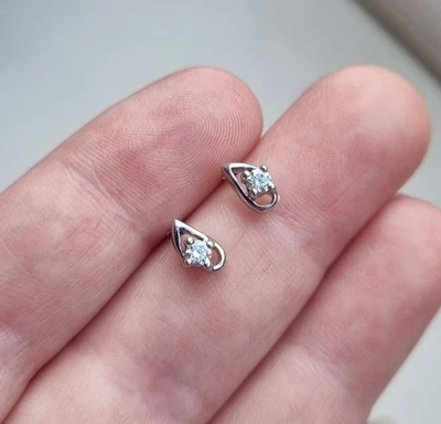 950 Platinum Marked 0.15ct Diamond Stud Screw Back Earrings 2.5g - Image 1 of 4