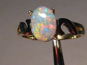 Australian Gem  Opal Ring , solid 14 k   yellow gold  , brightness 5 - Picture 1 of 15