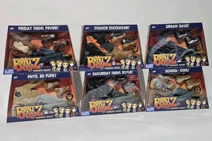 Confezione 6 Vestiti Collezione Completa Bratz Boyz Doll Fashion Pack Con Scarpe NUOVI - Foto 1 di 5