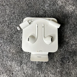 Nuevos auriculares con cable originales OEM APPLE con adaptador de carga incluido - Imagen 1 de 3