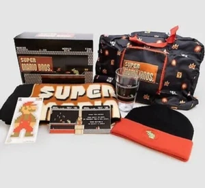 Nintendo Super Mario Retro Gamer Collector Box 7 Exklusive Teile - Bild 1 von 11