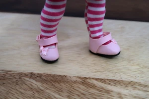 Monique 25 mm Rosa Cinta Zapatos Laterales 4 Muñecas Prado Twinkle Chibbi Riley Pukifee - Imagen 1 de 1