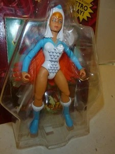 NUOVO 7" Strega (MOC) Masters of the Universe Origins (2021) Mattel MOTU Retrò - Foto 1 di 3