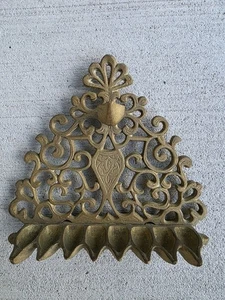 Lampada a olio vintage 1920 in ottone da parete Diya - 7 tazze tempio indiano Pooja... - Foto 1 di 4