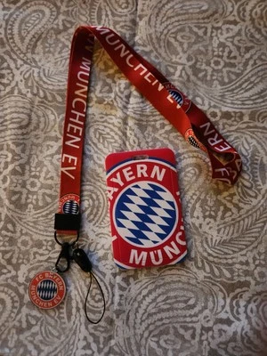 Llavero con cordón de fútbol Bayern Munich con tarjetero  Foto 1 de 2