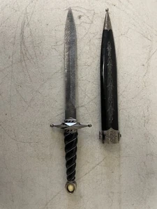 14" Medieval Assassin Dagger with Stainless Steel Blade - Collectible Weapon - Picture 1 of 9