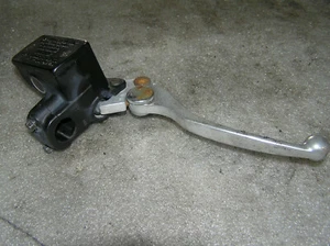SUZUKI GSX 600F Katana Bj. 2001 Bremspumpe vorne brake master cylinder - Bild 1 von 2
