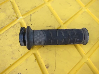 Punho direito do acelerador Suzuki Bandit 1250S GSF1250S 2008 OEM - Imagem 1 de 4