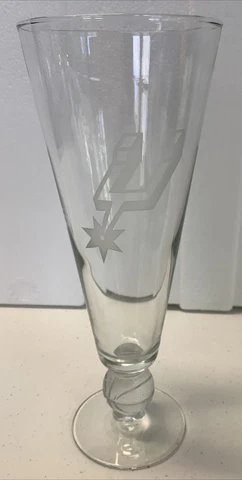 San Antonio Spurs Beer Glass Etched Logo Basketball Stem - Mint Condition Cover