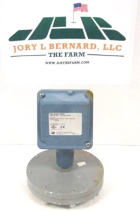 UNITED ELECTRIC CONTROLS, TEMPERATURE SWITCH, H100-15737, 400 PSI, SURPLUS - Picture 1 of 7