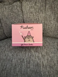 Pusheen Box Herbst 2024 Halloween 3er Pack Tränke Flaschen Hexe fliegender Besen Design - Bild 1 von 10