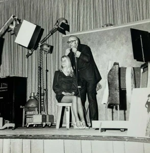 Man Teaching Photo Class Studio Vintage B&W Photograph Snapshot 8 x 10 - Picture 1 of 3