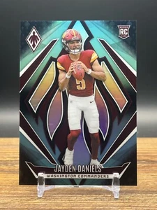 2024 Phoenix Football #198 - TEAL FADE /72 Jayden Daniels Rookie (RC) Commanders - Bild 1 von 2