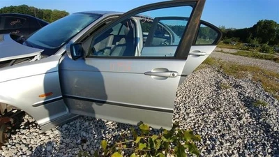 Puerta delantera del conductor sedán mercado canadiense compatible con 01-05 BMW 320i 71358 Foto 1 de 4