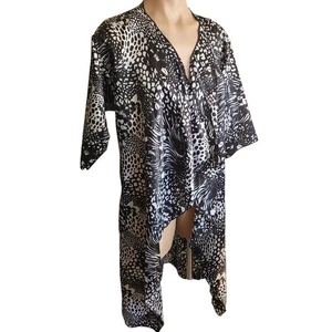 Lularoe Womens Shirley Kimono Size Small Black and White Animal Floral Print - Picture 1 of 10