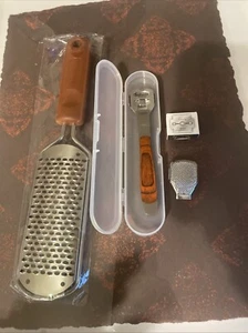 Colossal Foot Rasp & Wood Handle Callus Remover w/ 10 Replacement Heads - Picture 1 of 5