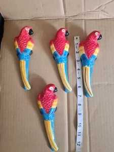 Cuatro placas de cerámica para colgar en la pared de loros guacamayos de 7" de largo - Imagen 1 de 7
