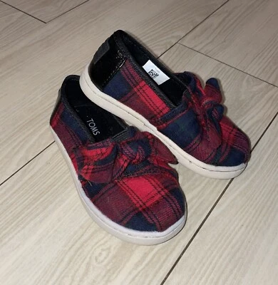 Mocassim xadrez Toms clássico vermelho tartan fechamento lateral arco meninas criança T7 - Imagem 1 de 3