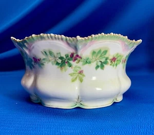 RS PRUSSIA WREATH MARK HOLLY BERRY 8 SIDED BOWL 6.75"DIA X 3.5"H - Picture 1 of 6