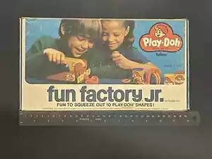 Vintage 1977 Play-Doh Fun Factory Jr Kenner Complete - Picture 1 of 7