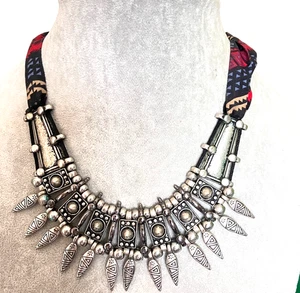 Ethnic tribal necklace silver tone metal decorative 50cm Boho costume jewellery - Picture 1 of 11