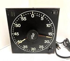 Vintage GraLab Model 300 Photographic Dark Room Timer Glow - Video -Read - Picture 1 of 12